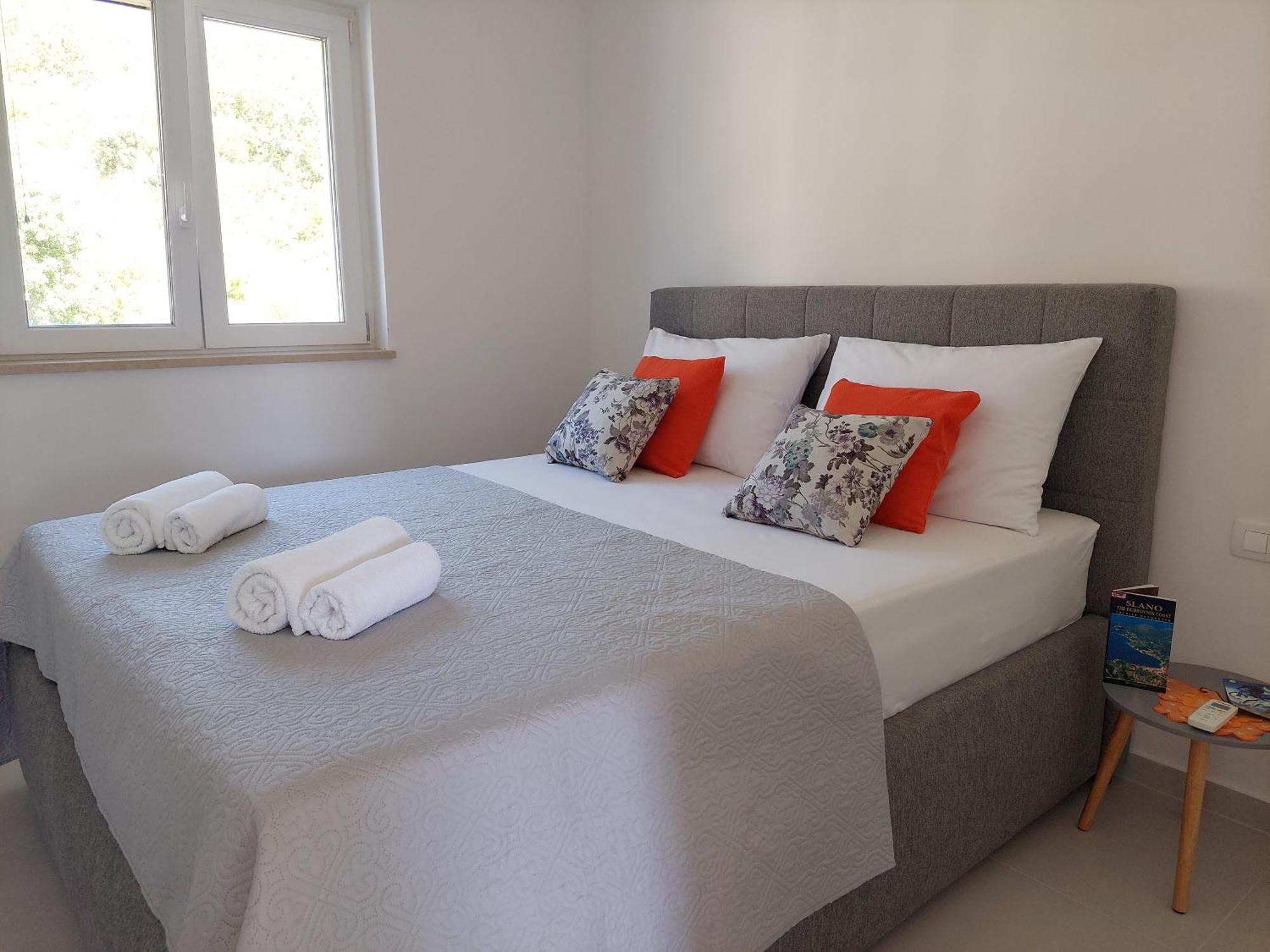 Bay Apartment *