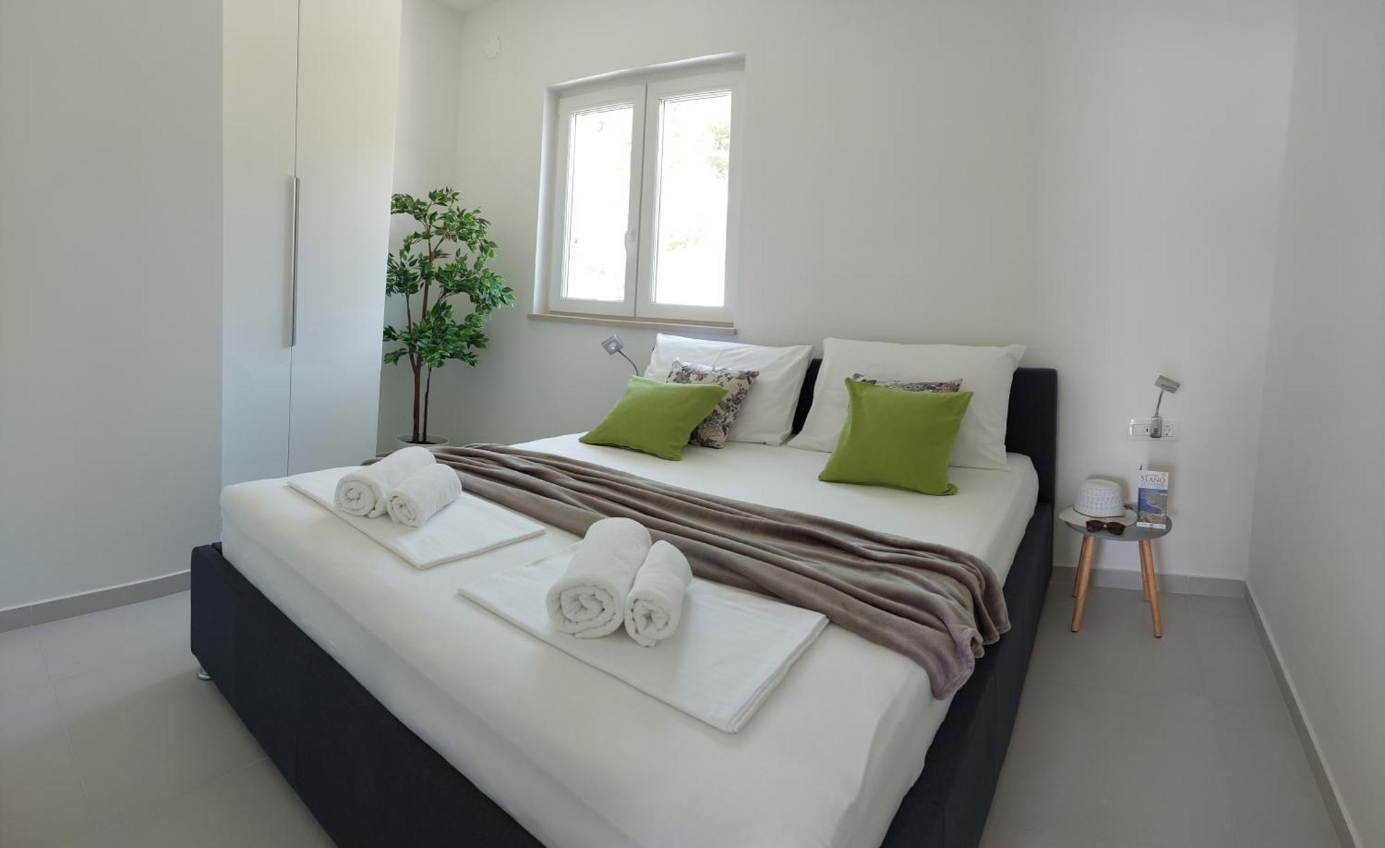 Bay Apartment