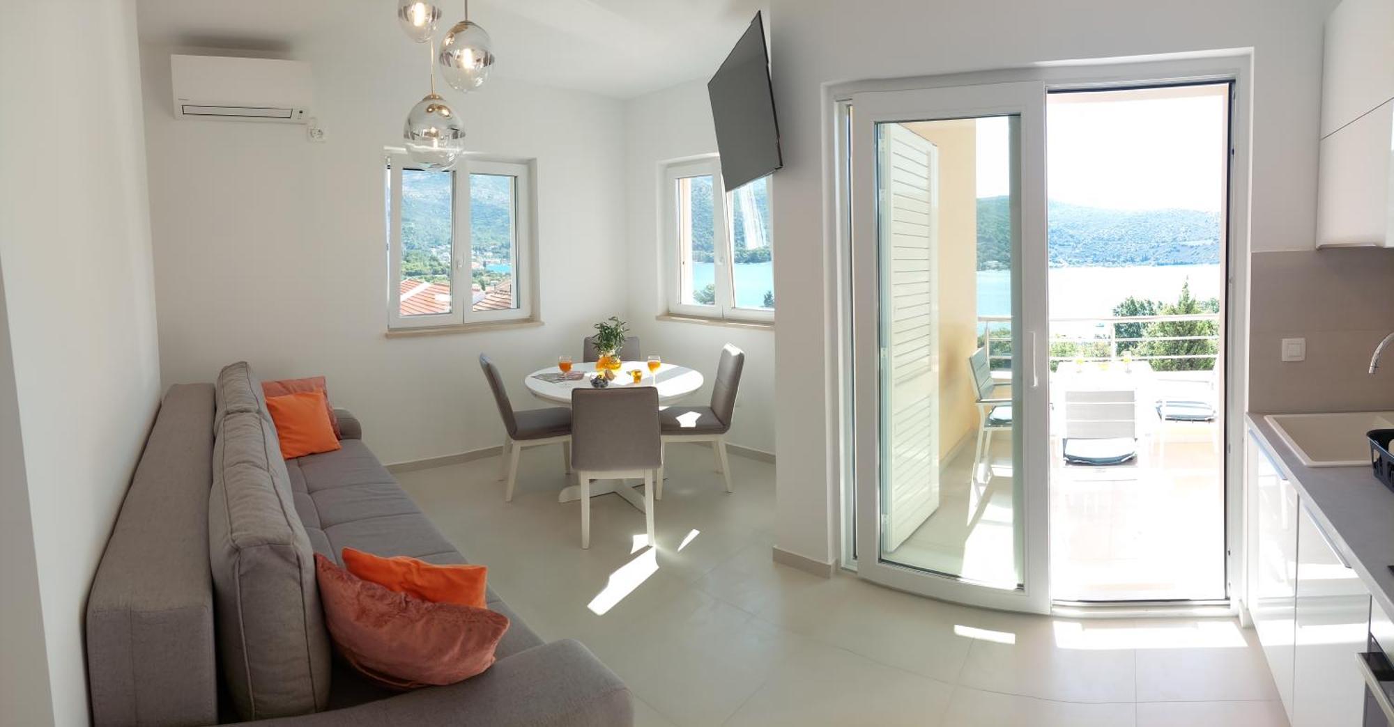 Apartment Bay
