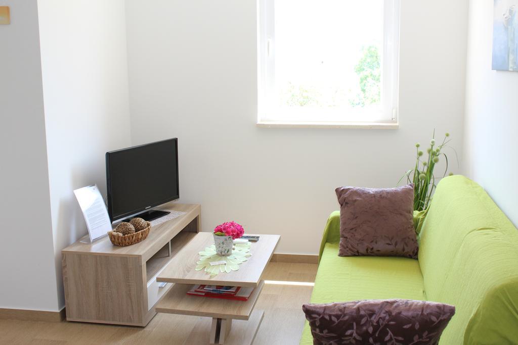 Bay Apartment *