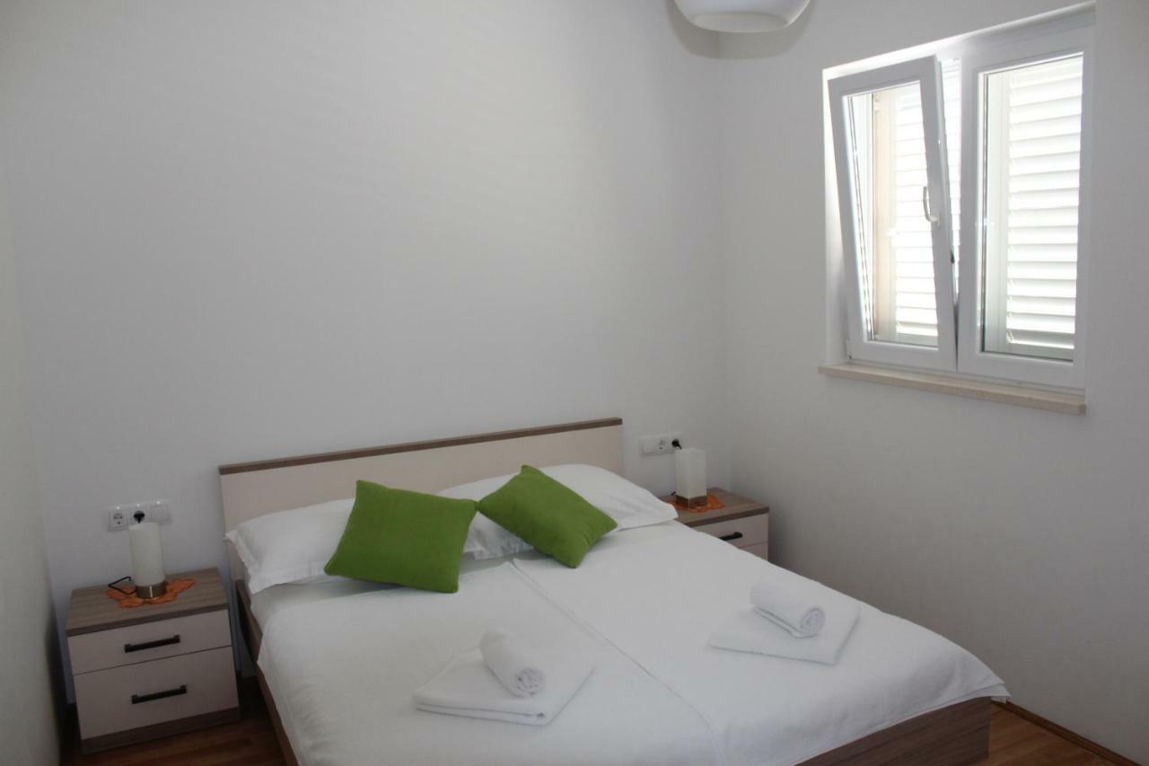 Bay Apartment *
